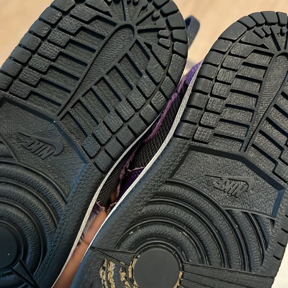 NIKE AIR JORDAN 1 RETRO size 8c - Picture 12 of 14